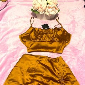 Brand new 2 piece set